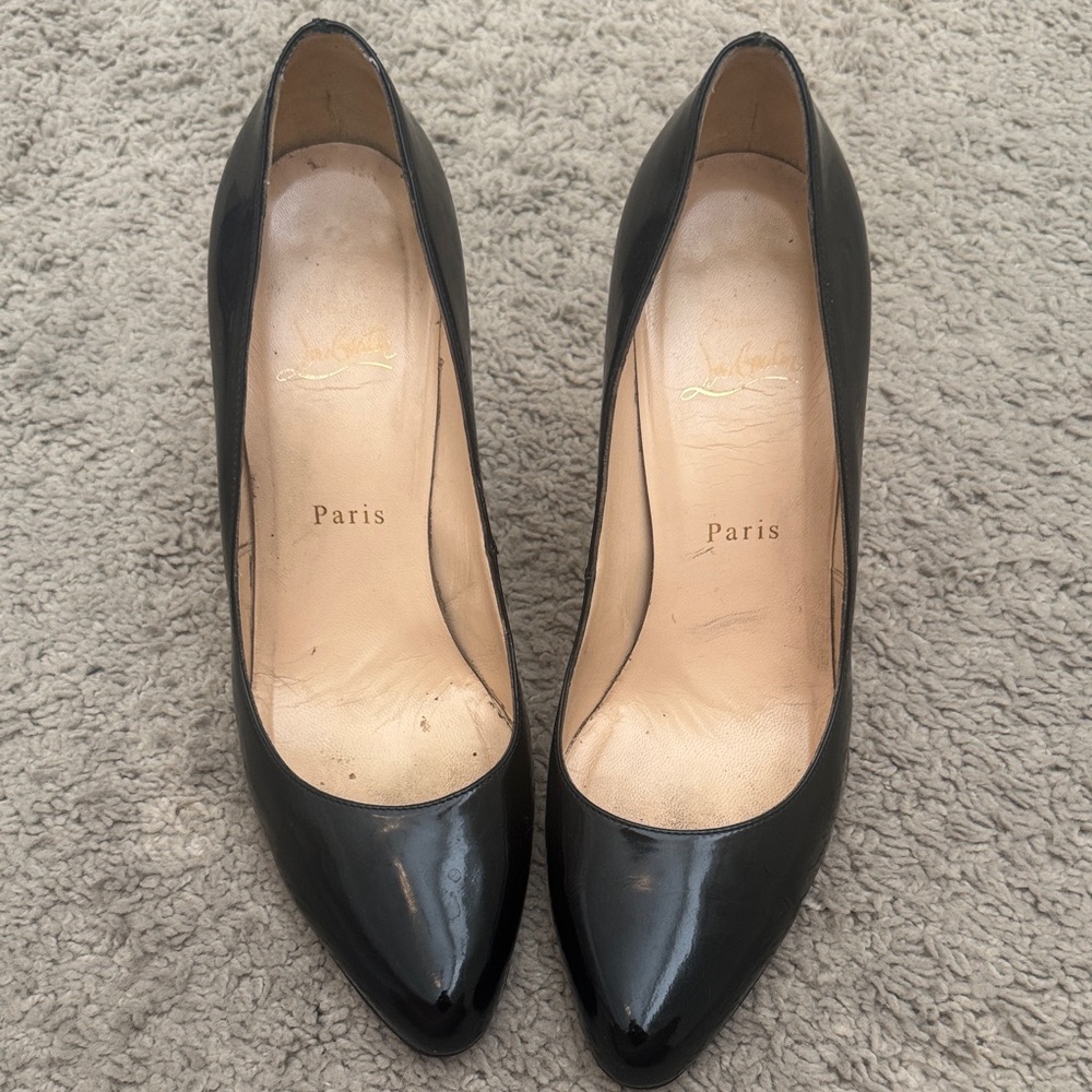 Christian Louboutin Classic Black Heels - Size 40.5 - 4.5” heel